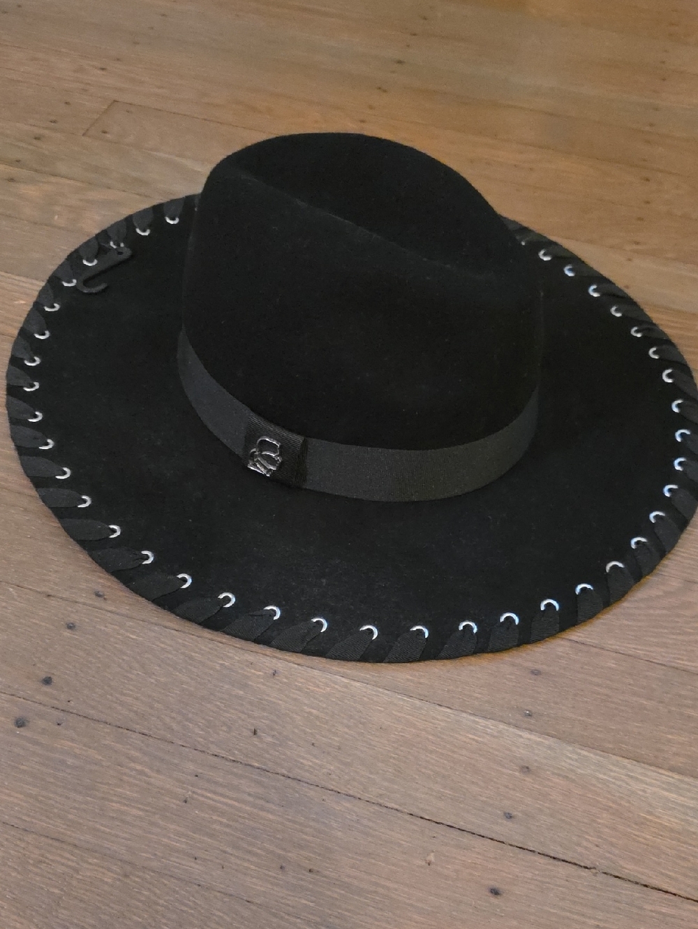 Karl Lagerfeld Women Black Wide-Brim Fedora with Eyelet Accent. NEW